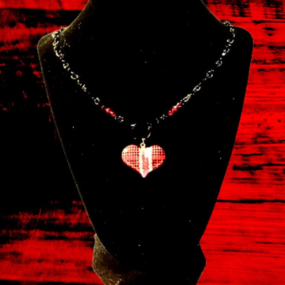 Burlesque Lovers Discreet Daytime Crystal Choker